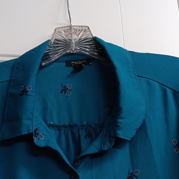 Top - Picture 2 of 16